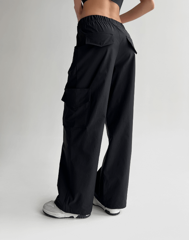 Прямі штани карго з плащової тканини, чорні - Фото 2