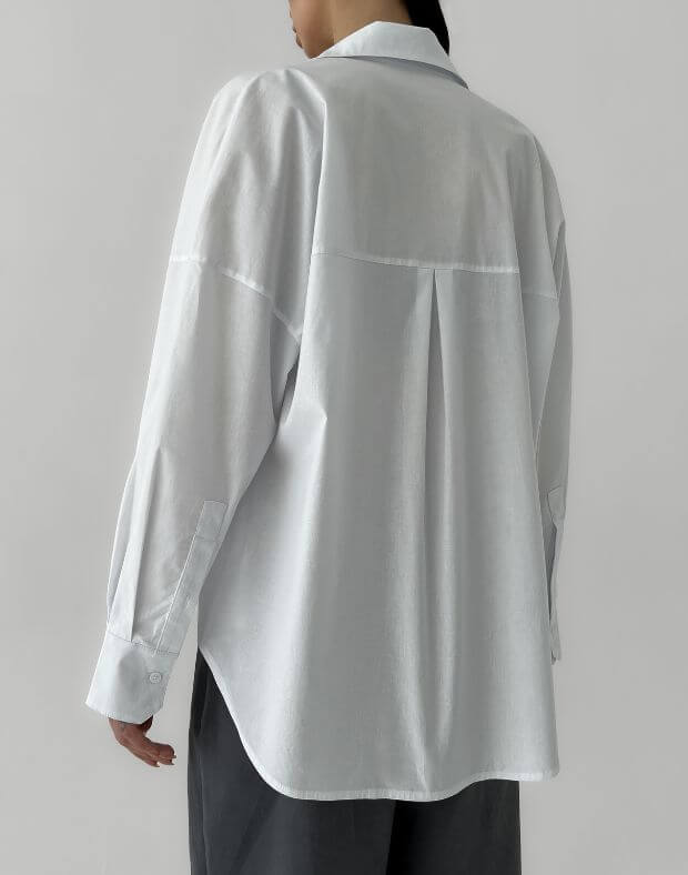 Базова сорочка подовжена по спині з лого, біла - Фото 2
