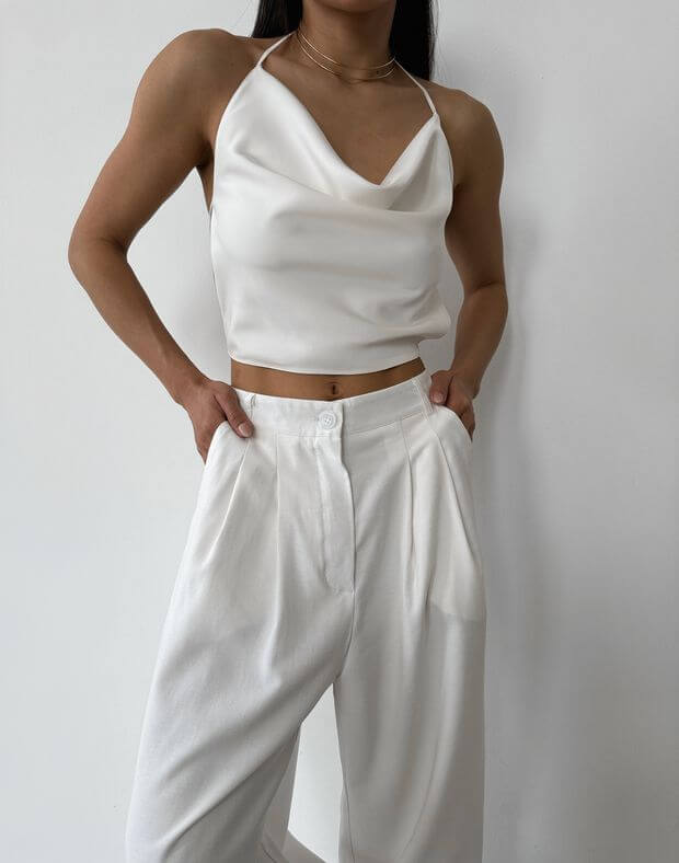 Сатиновий топ з регуляторами на спині, молочий - Фото 1