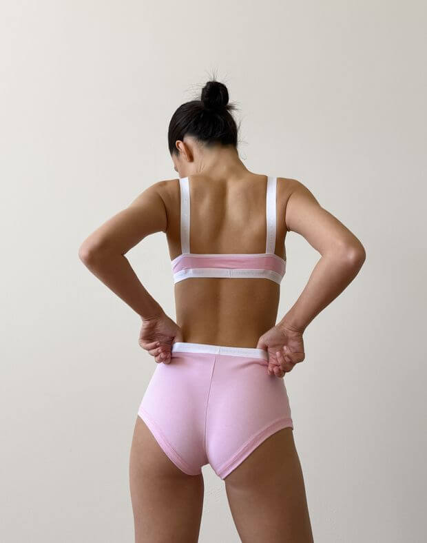 Комплект бавовняний топ білизняний з декоративним вирізом та шортики з ґудзиками, рожеві на білій гумці - Фото 2