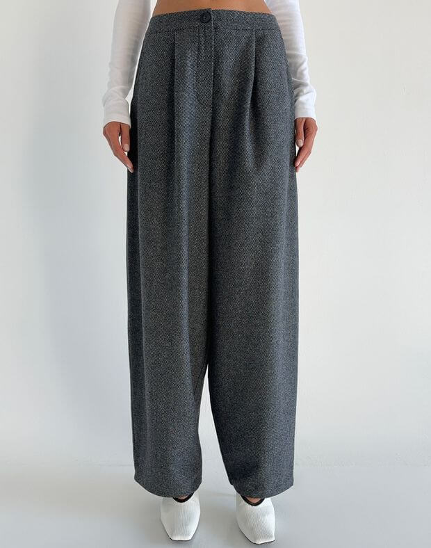 Штани з вовною у складі жіночі осінні вільного крою та високою посадкою, сірі текстуровані - Фото 1