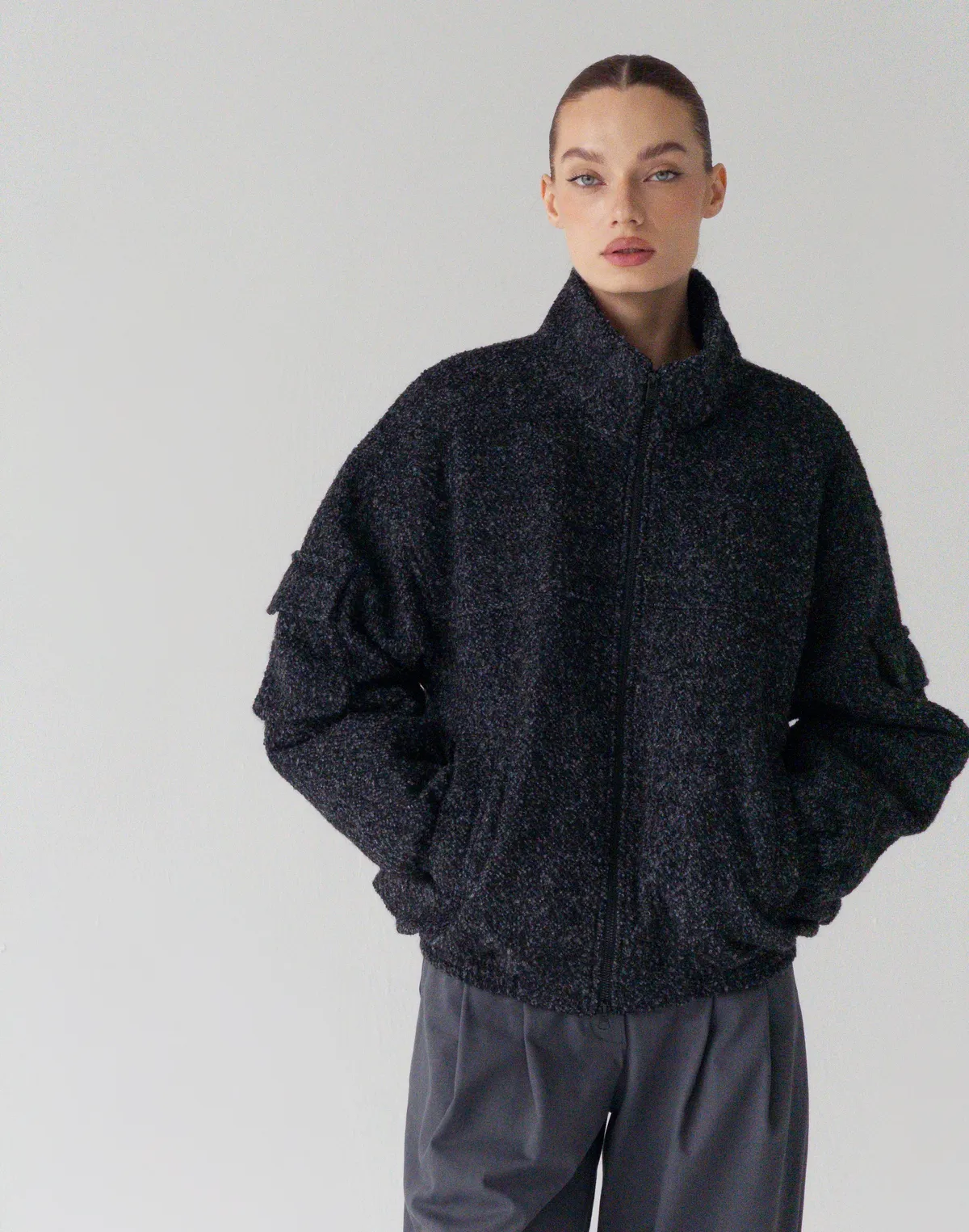 Куртка з блискавкою та кишенями з пальтової тканини, чорна - Фото 1