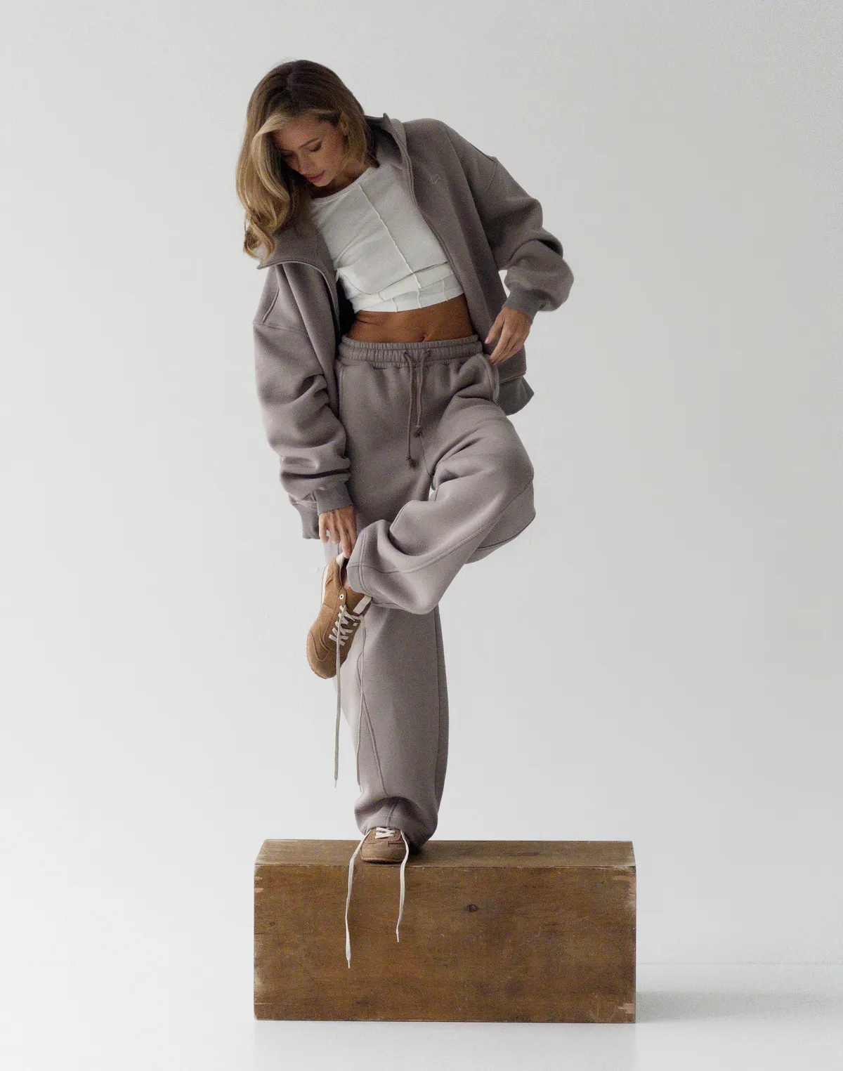 Штани з начосом вільного прямого крою, сіро-кавові - Фото 3